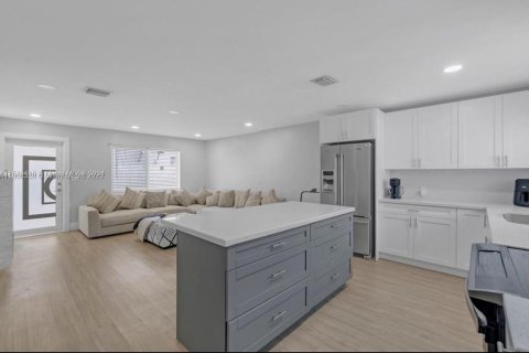 Купить коммерческую недвижимость в Хайалиа, Флорида 190.82м2, № 2034247 - фото 7