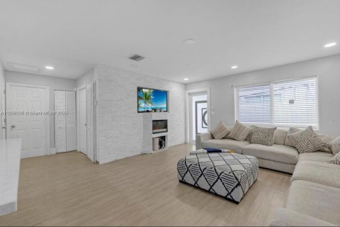 Купить коммерческую недвижимость в Хайалиа, Флорида 190.82м2, № 2034247 - фото 12