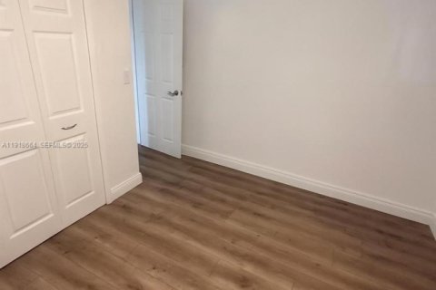 Купить виллу или дом в Хайалиа, Флорида 2 спальни, 107.86м2, № 1991852 - фото 2