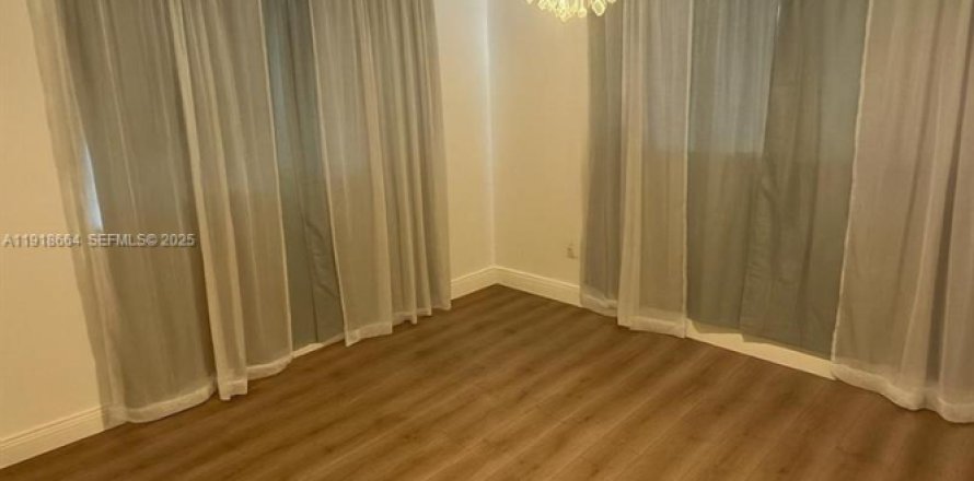 Дом в Хайалиа, Флорида 2 спальни, 107.86м2 № 1991852