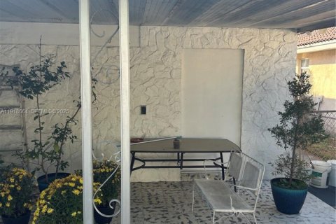 Купить виллу или дом в Хайалиа, Флорида 2 спальни, 107.86м2, № 1991852 - фото 10