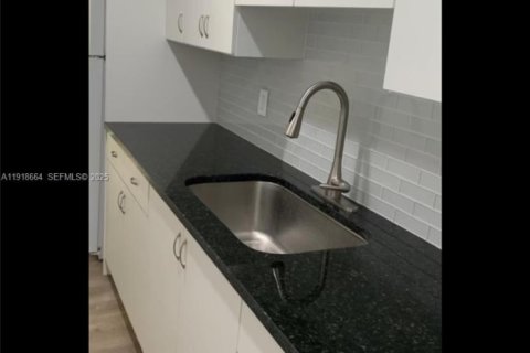 Купить виллу или дом в Хайалиа, Флорида 2 спальни, 107.86м2, № 1991852 - фото 24