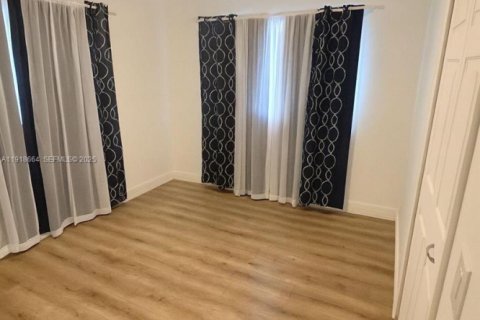 Купить виллу или дом в Хайалиа, Флорида 2 спальни, 107.86м2, № 1991852 - фото 5