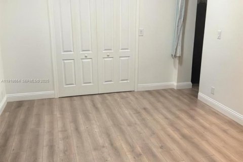 Купить виллу или дом в Хайалиа, Флорида 2 спальни, 107.86м2, № 1991852 - фото 3