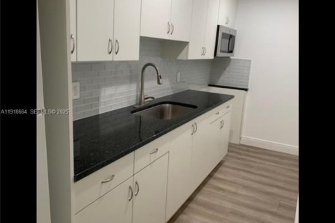 Купить виллу или дом в Хайалиа, Флорида 2 спальни, 107.86м2, № 1991852 - фото 22