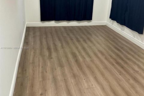 Купить виллу или дом в Хайалиа, Флорида 2 спальни, 107.86м2, № 1991852 - фото 4