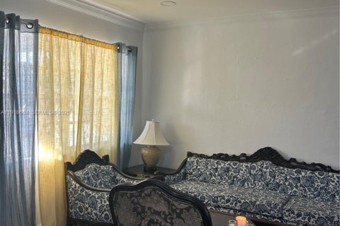 Купить виллу или дом в Хайалиа, Флорида 2 спальни, 107.86м2, № 1991852 - фото 7