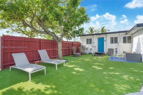 House in Fort Lauderdale, Florida 5 bedrooms, 137.31 sq.m. № 1864728 - photo 19