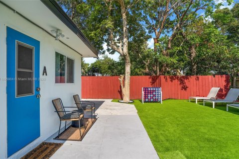 House in Fort Lauderdale, Florida 5 bedrooms, 137.31 sq.m. № 1864728 - photo 13
