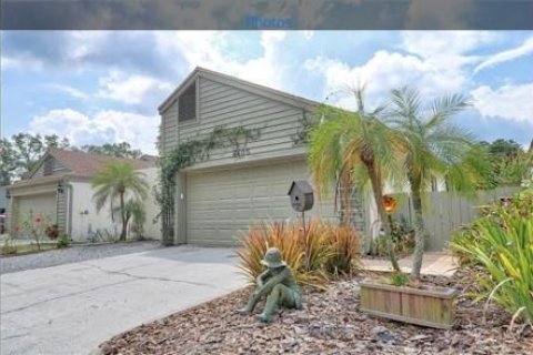 House in Tampa, Florida 3 bedrooms, 129.04 sq.m. № 1883128 - photo 1