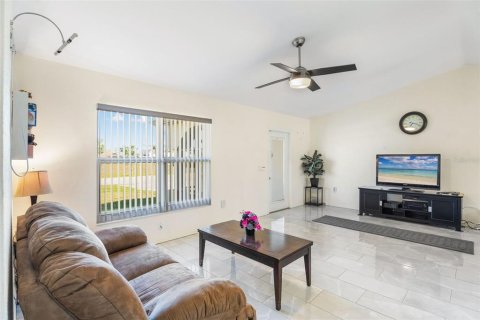 House in Punta Gorda, Florida 3 bedrooms, 135.36 sq.m. № 1619045 - photo 10