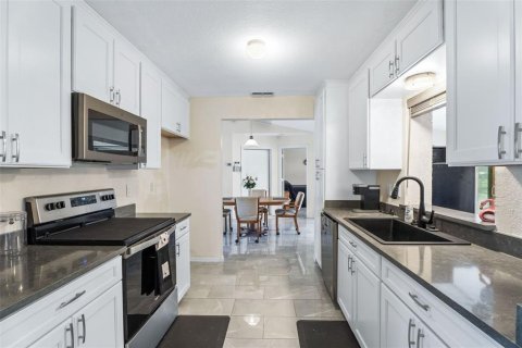 House in Punta Gorda, Florida 3 bedrooms, 135.36 sq.m. № 1619045 - photo 12