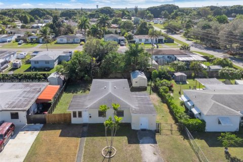 Casa en Homestead, Florida 3 dormitorios, 135.45 m2 № 2004298