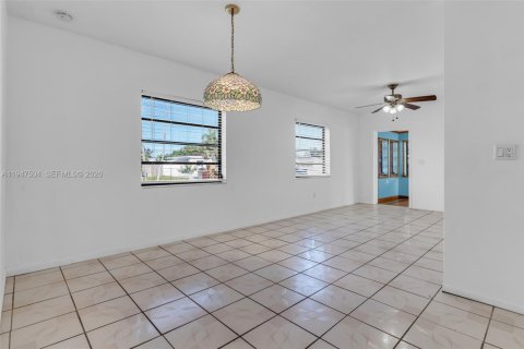 Casa en venta en Homestead, Florida, 3 dormitorios, 135.45 m2 № 2004298 - foto 12