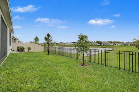 Villa ou maison à vendre à Zephyrhills, Floride: 4 chambres, 188.96 m2 № 2236981 - photo 30