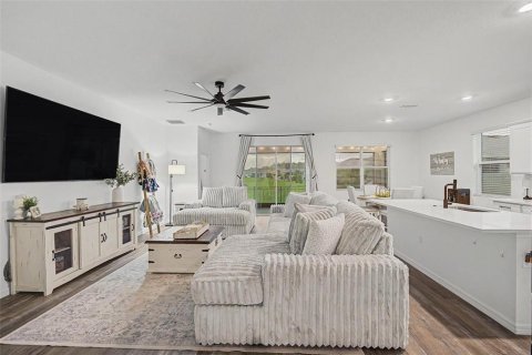 Villa ou maison à vendre à Zephyrhills, Floride: 4 chambres, 188.96 m2 № 2236981 - photo 9
