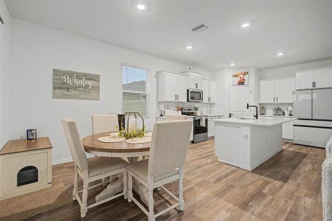 Villa ou maison à vendre à Zephyrhills, Floride: 4 chambres, 188.96 m2 № 2236981 - photo 14
