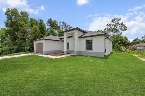 House in Lehigh Acres, Florida 4 bedrooms, 171.13 sq.m. № 1811330 - photo 3