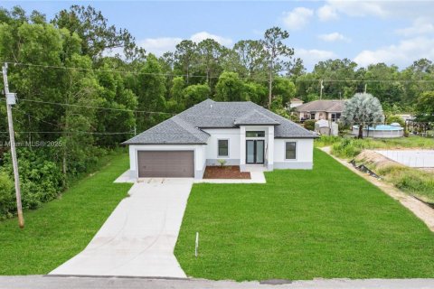 House in Lehigh Acres, Florida 4 bedrooms, 171.13 sq.m. № 1811330 - photo 2