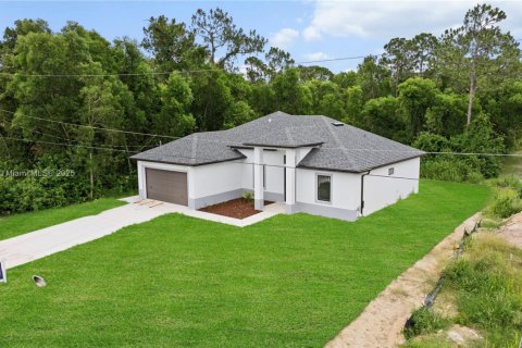 House in Lehigh Acres, Florida 4 bedrooms, 171.13 sq.m. № 1811330 - photo 6