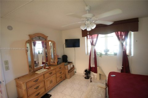 Copropriété à vendre à Lauderdale Lakes, Floride: 2 chambres, 94.85 m2 № 2013320 - photo 15