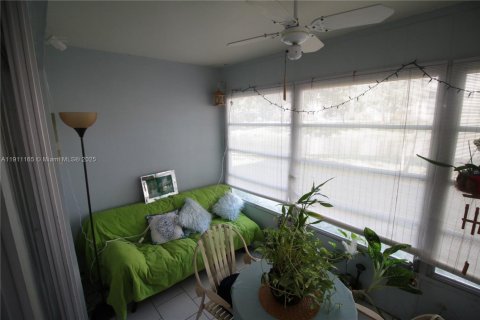 Copropriété à vendre à Lauderdale Lakes, Floride: 2 chambres, 94.85 m2 № 2013320 - photo 6