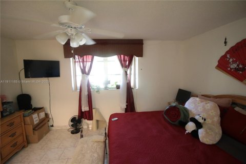 Copropriété à vendre à Lauderdale Lakes, Floride: 2 chambres, 94.85 m2 № 2013320 - photo 14