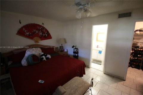 Copropriété à vendre à Lauderdale Lakes, Floride: 2 chambres, 94.85 m2 № 2013320 - photo 8