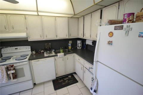 Copropriété à vendre à Lauderdale Lakes, Floride: 2 chambres, 94.85 m2 № 2013320 - photo 30