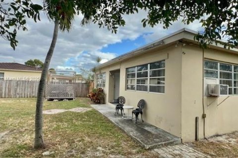 Снять в аренду виллу или дом в Холливуд, Флорида 1 спальня, 55.74м2, № 1965613 - фото 15