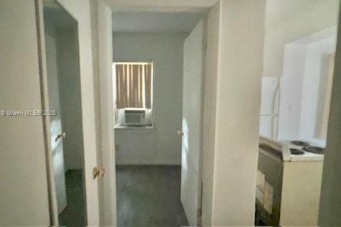 Снять в аренду виллу или дом в Холливуд, Флорида 1 спальня, 55.74м2, № 1965613 - фото 9