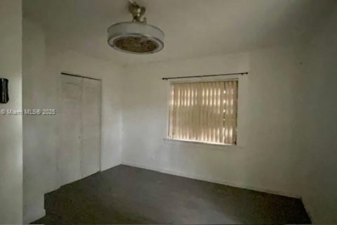 Снять в аренду виллу или дом в Холливуд, Флорида 1 спальня, 55.74м2, № 1965613 - фото 7