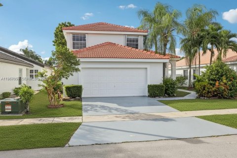 House in Pembroke Pines, Florida 4 bedrooms, 205.59 sq.m. № 2019538