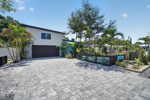 Villa ou maison à vendre à Gulfport, Floride: 4 chambres, 200.85 m2 № 2419385 - photo 7
