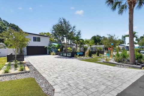 Villa ou maison à vendre à Gulfport, Floride: 4 chambres, 200.85 m2 № 2419385 - photo 6