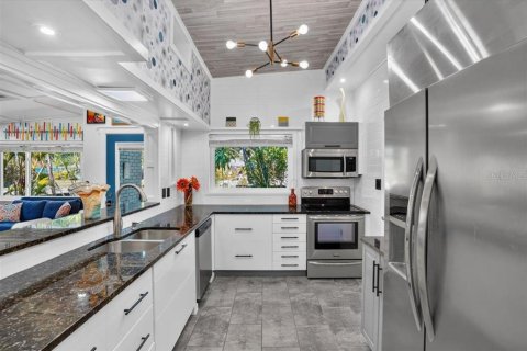 Villa ou maison à vendre à Gulfport, Floride: 4 chambres, 200.85 m2 № 2419385 - photo 19