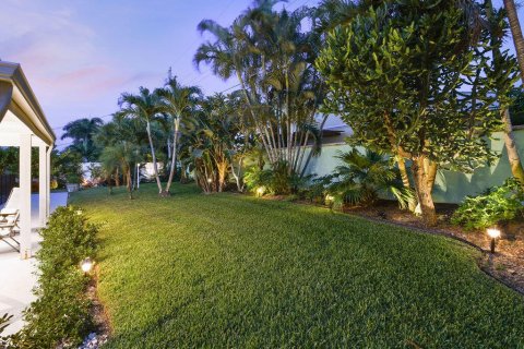 House in Juno Beach, Florida 3 bedrooms, 152.08 sq.m. № 1118124 - photo 1