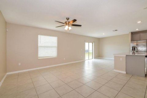 Villa ou maison à louer à Davenport, Floride: 4 chambres, 178.65 m2 № 2100142 - photo 5