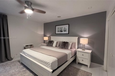 Casa en alquiler en Hollywood, Florida, 4 dormitorios, 185.99 m2 № 2085393 - foto 18