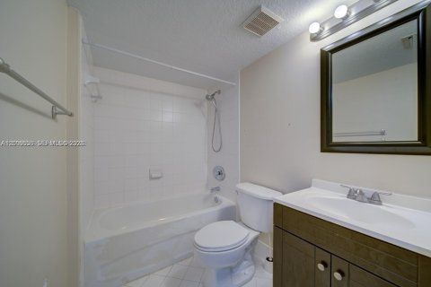 Купить кондоминиум в Хомстед, Флорида 2 спальни, 76.37м2, № 2064766 - фото 18