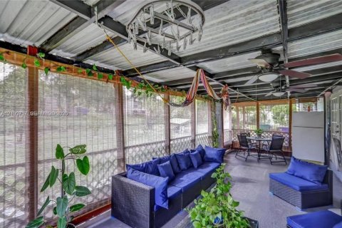 House in Fort Lauderdale, Florida 3 bedrooms, 79.9 sq.m. № 2401307 - photo 6