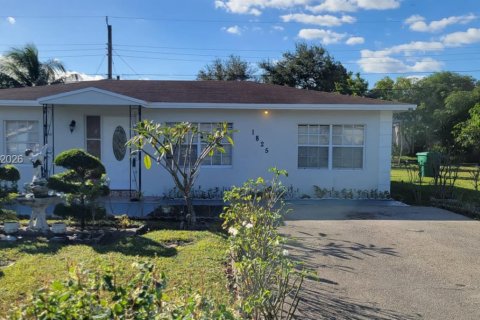 House in Fort Lauderdale, Florida 3 bedrooms, 79.9 sq.m. № 2401307 - photo 11
