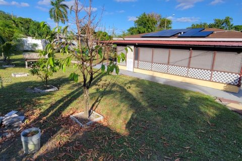 House in Fort Lauderdale, Florida 3 bedrooms, 79.9 sq.m. № 2401307 - photo 20