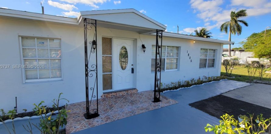House in Fort Lauderdale, Florida 3 bedrooms, 79.9 sq.m. № 2401307