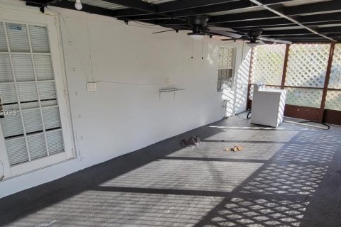 House in Fort Lauderdale, Florida 3 bedrooms, 79.9 sq.m. № 2401307 - photo 16