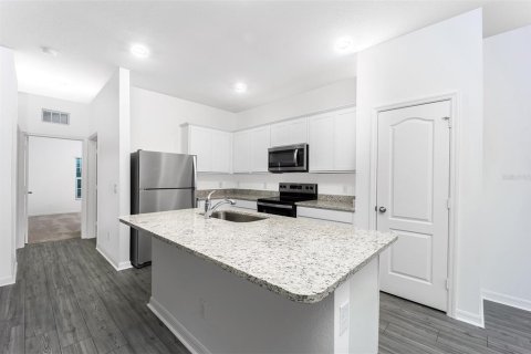 Villa ou maison à vendre à Poinciana, Floride: 3 chambres, 149.85 m2 № 2142999 - photo 4