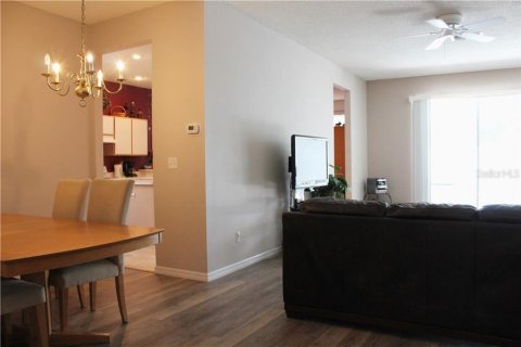 Villa ou maison à louer à Bradenton, Floride: 3 chambres, 184.69 m2 № 213424 - photo 5