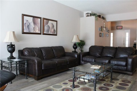 Villa ou maison à louer à Bradenton, Floride: 3 chambres, 184.69 m2 № 213424 - photo 6