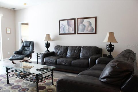 Villa ou maison à louer à Bradenton, Floride: 3 chambres, 184.69 m2 № 213424 - photo 4