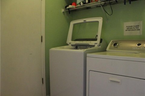 Villa ou maison à louer à Bradenton, Floride: 3 chambres, 184.69 m2 № 213424 - photo 10